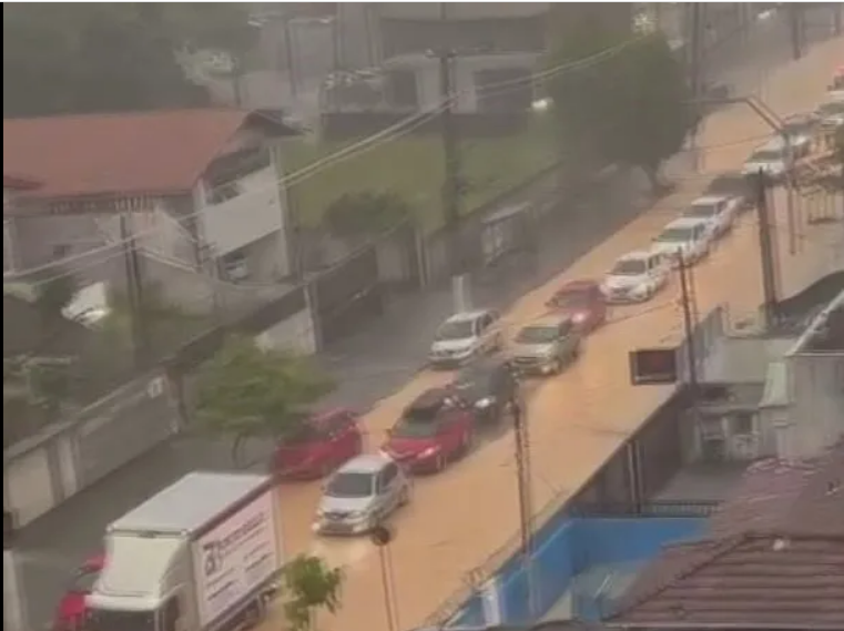 Temporal Atinge Cidades Do Litoral De Sp Causa Alagamentos E Deixa