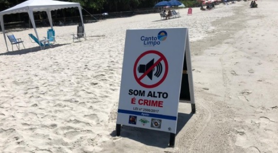 Praia de Cambury: fiscalização vistoria ambulantes irregulares, donos de cães e som alto