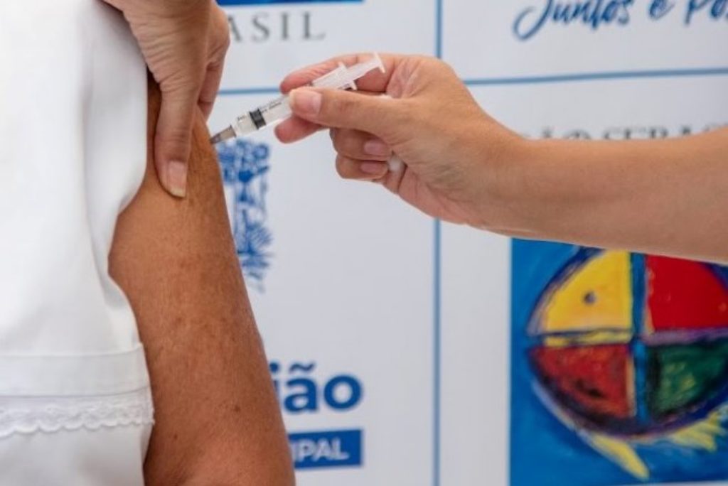 São Sebastião antecipa vacinação de idosos a partir de 85 anos para esta quinta-feira