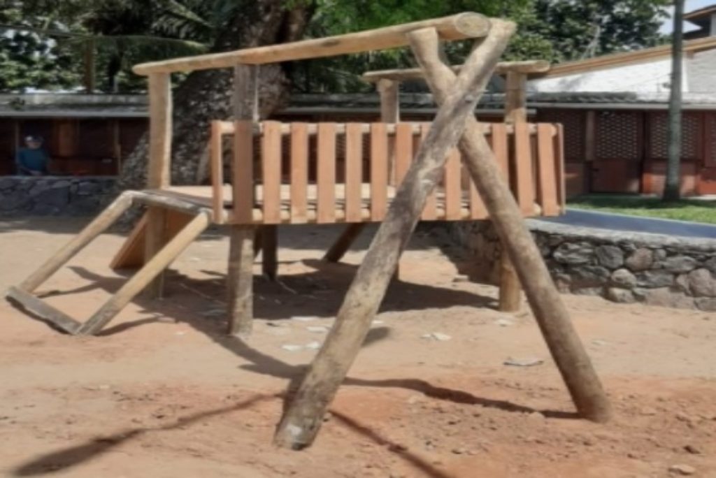 Maresias: Praça do Surf ganha playground de madeira, feito pelos profissionais da SESEP