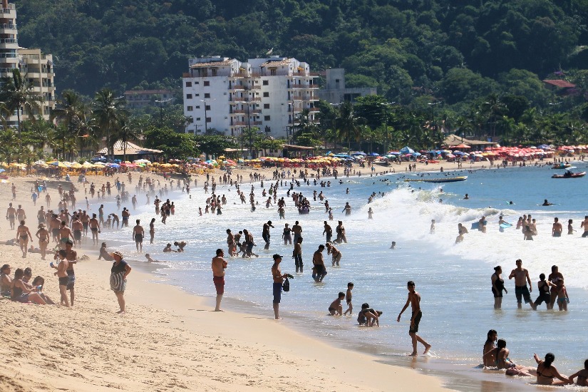 Caraguatatuba espera receber cerca de 150 mil turistas no feriado prolongado da Proclamação da República