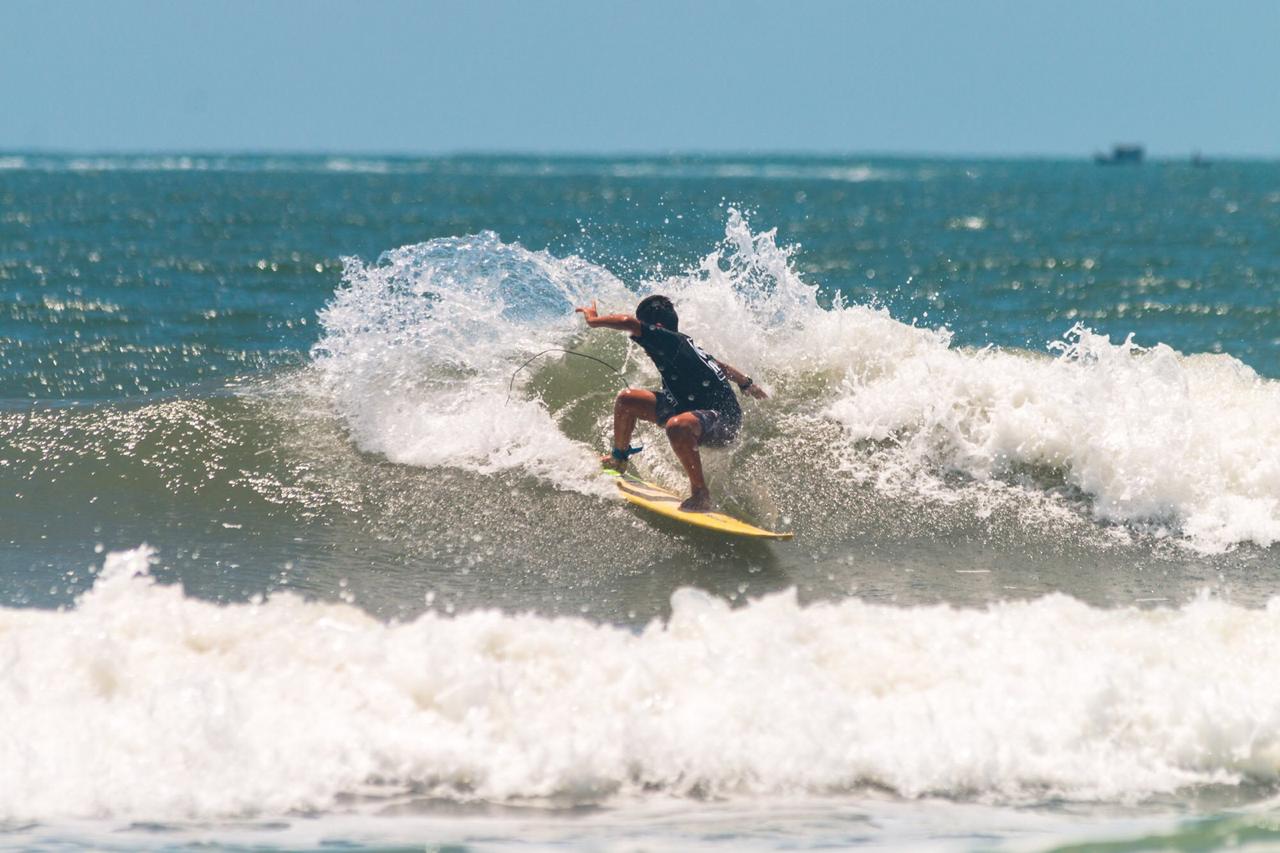 Campeonato de Surf agita praia de Bertioga neste fim de semana