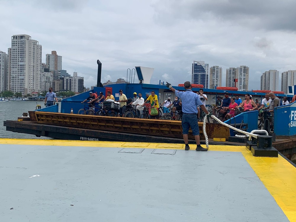 Atracadouro atingido por navio é reformado e entregue na travessia de balsas entre Santos e Guarujá