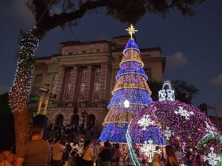 Centro Histórico de Santos tem feira criativa, espetáculo e atrações de Natal no fim de semana