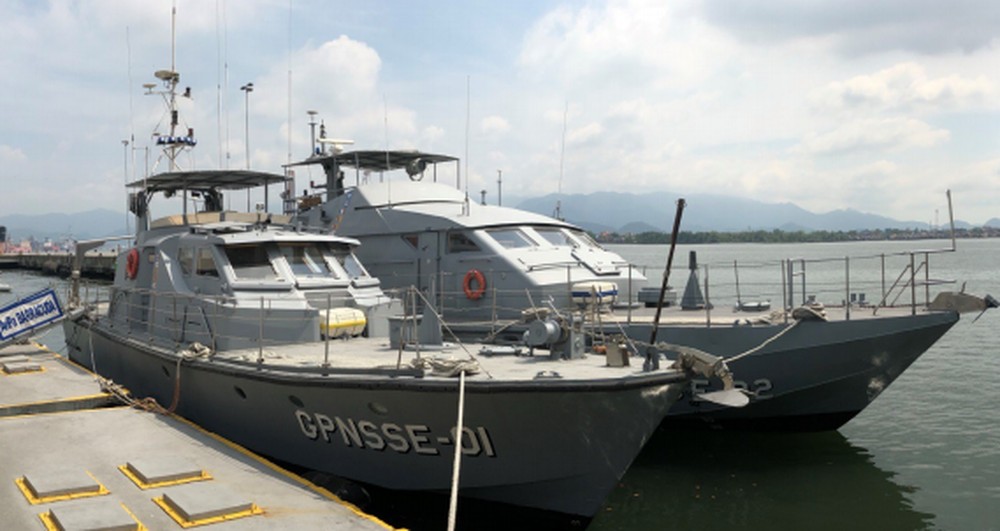 Marinha encontra parte da asa que seria do bimotor que caiu na região de Ubatuba