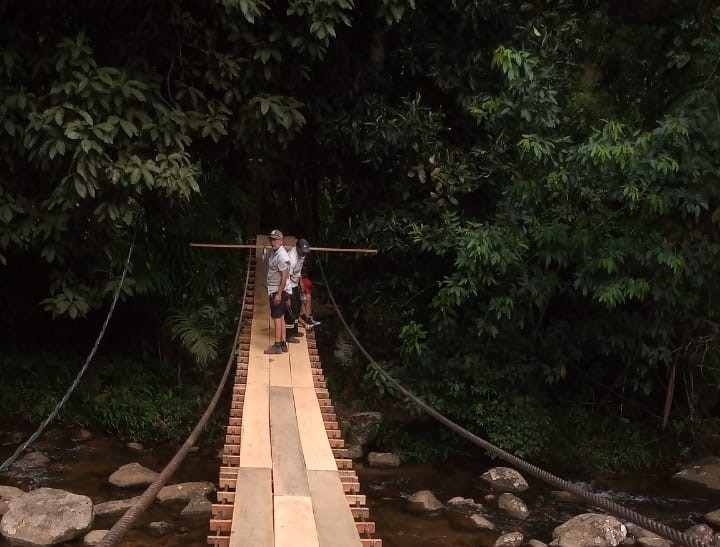 Prefeitura de Ubatuba conclui reforma da ponte do quilombo do Camburi