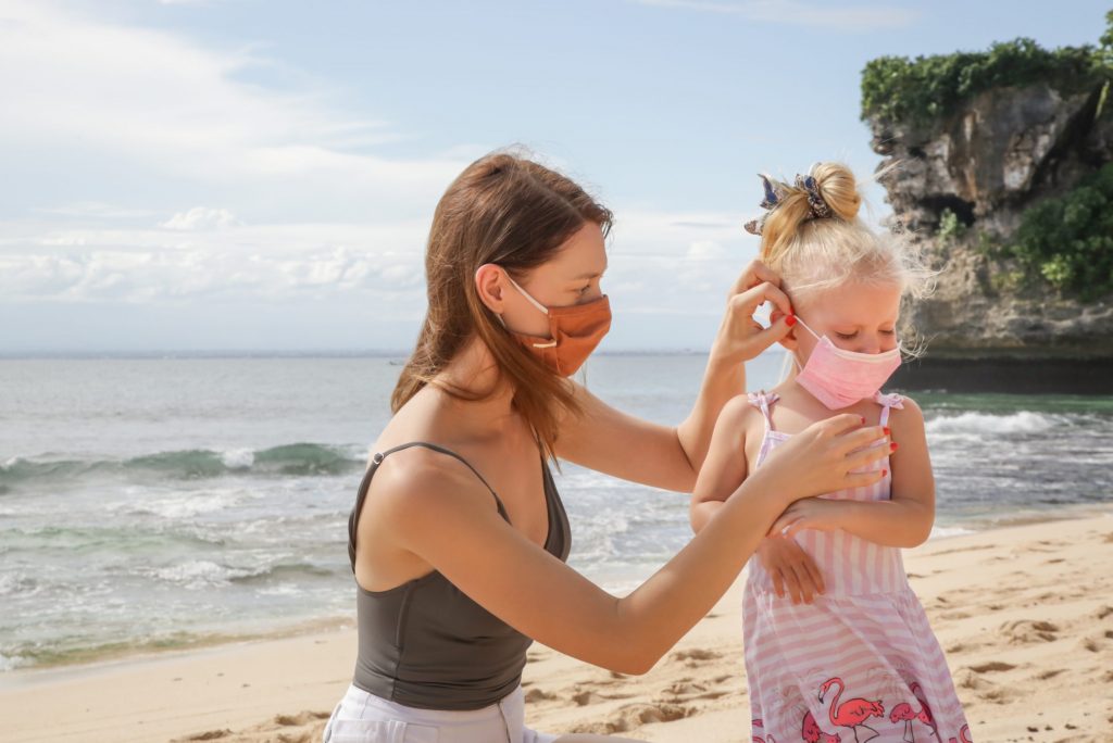 Coronavírus na praia e piscina: como evitar a infecção durante o verão?