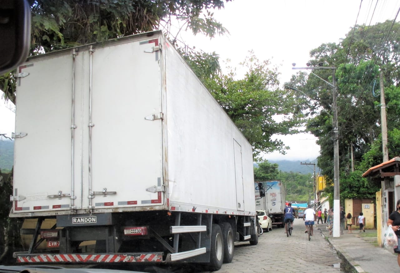 Prefeitura de Ilhabela prorroga até 7 de março restrição de entrada e circulação de caminhões aos finais de semana