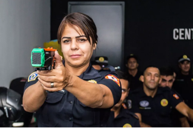 Agentes da GCM de São Vicente, SP, são capacitados para uso de armas de choque