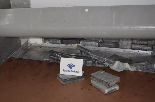 Receita Federal localiza 47 kg de cocaína em contêiner refrigerado no Porto de Santos