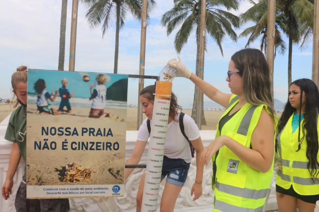Mais de 400 pessoas percorrem praias de Santos em mutirão que recolheu 268 kg de lixo