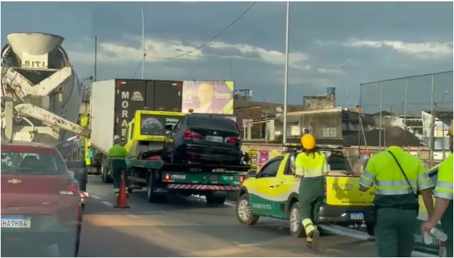 Colisão entre cinco veículos deixa feridos na Rodovia dos Imigrantes