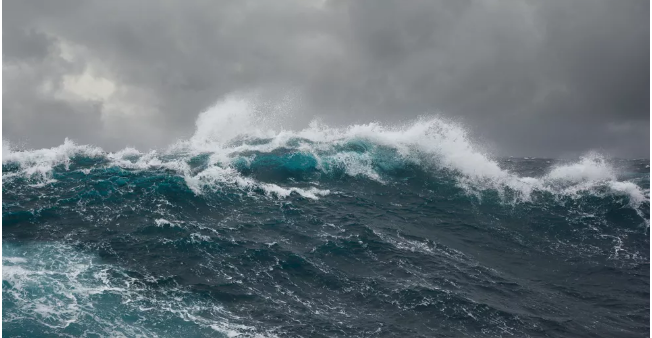 Marinha emite alerta para ressaca com ondas de até 3 metros em São Sebastião