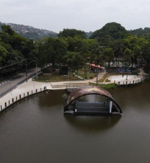 Travessia do Canal: nadadores desafiam os 3.800 metros do canal entre Ilhabela e São Sebastião