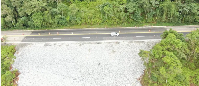 Obra em trecho da Rio-Santos em que asfalto cedeu é finalizada em Ubatuba