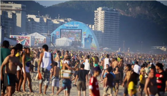 Praia de Copacabana terá Fifa Fan Fest com telão e shows em dias de jogos do Brasil na Copa