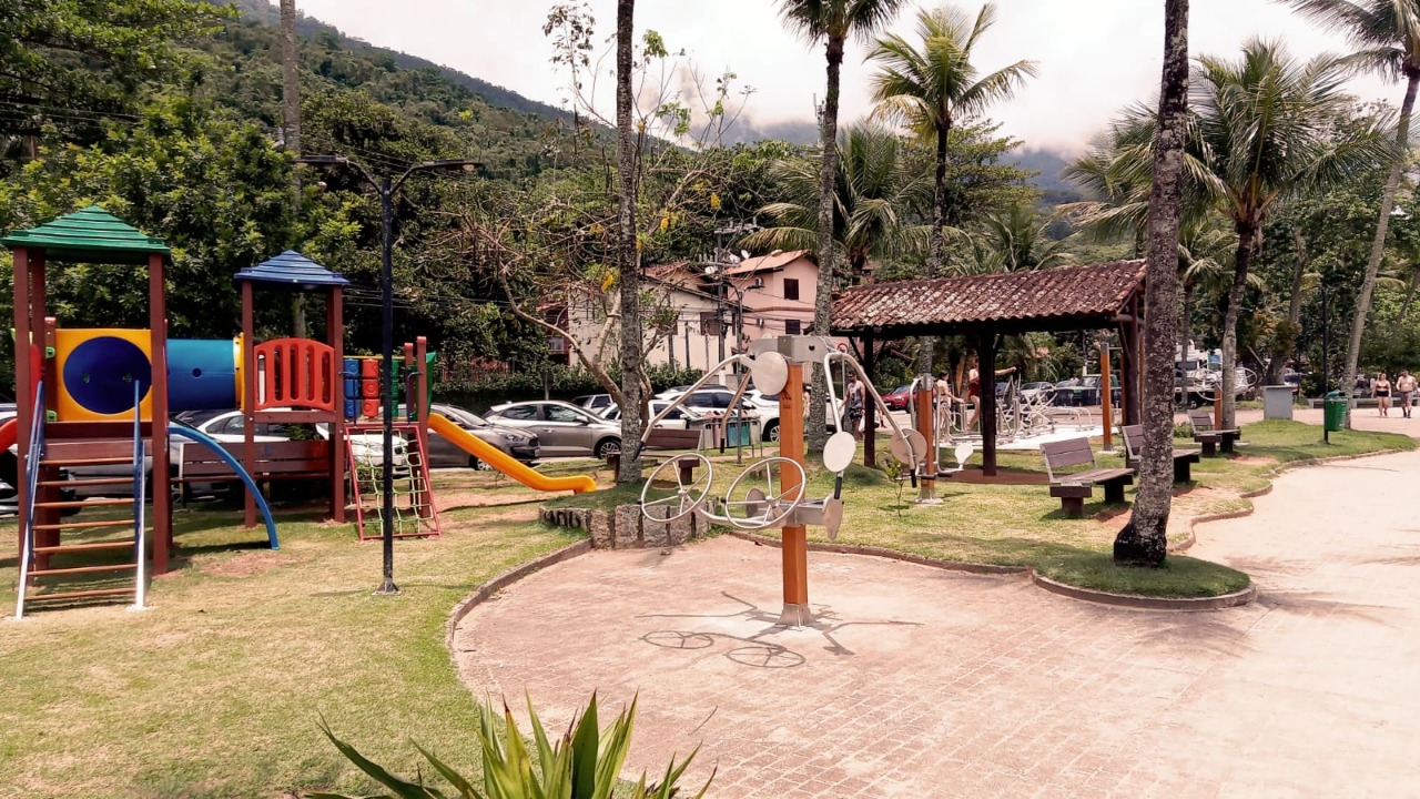 Ilhabela implanta Academias ao Ar Livre e Playgrounds nos bairros da cidade