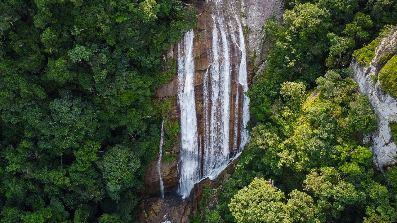 Ilhabela: Cachoeira do Gato é reaberta à visitação turística em Castelhanos