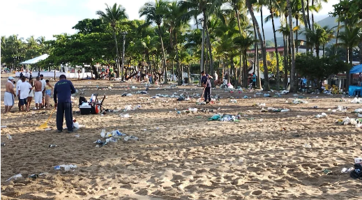 Cidades do Litoral Norte de SP recolhem mais de 300 toneladas de lixo das praias depois do Ano Novo