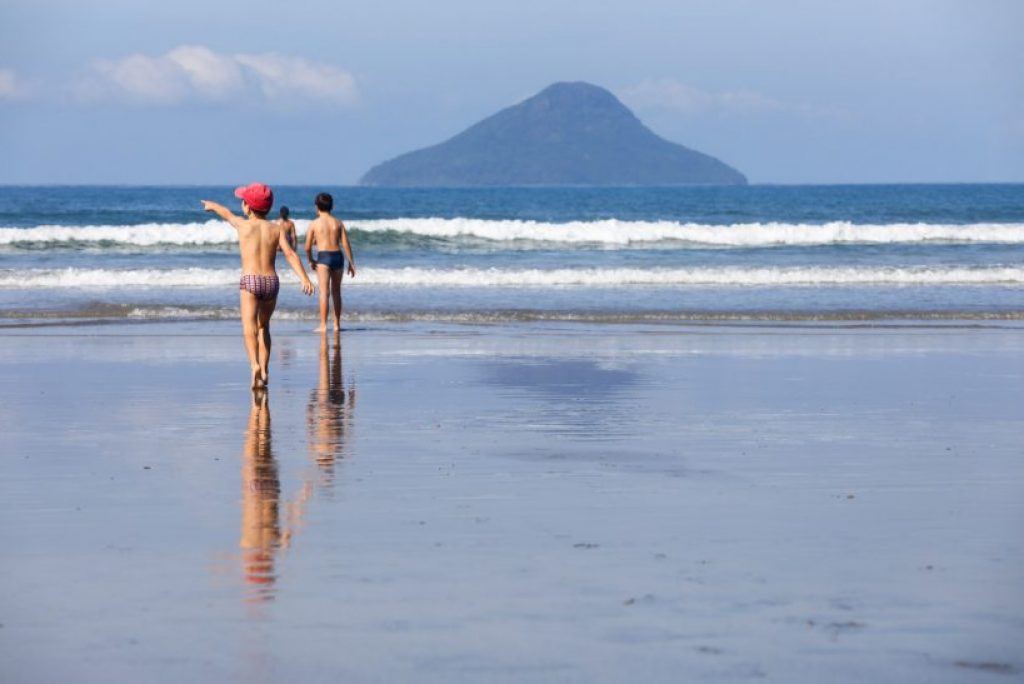 Vai viajar no feriado? Confira as melhores praias para crianças no Litoral Norte de São Paulo