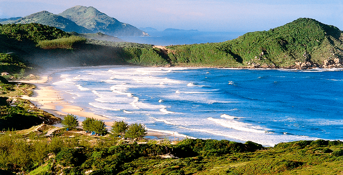Praia do Rosa: Conheça em detalhes a praia eleita uma das mais belas do Brasil