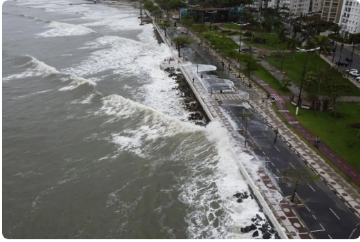 Defesa Civil emite alerta para ventos fortes de até 74 km h no litoral