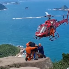 Jovens são resgatadas por helicóptero da PM após se perderem em trilha em Ilhabela