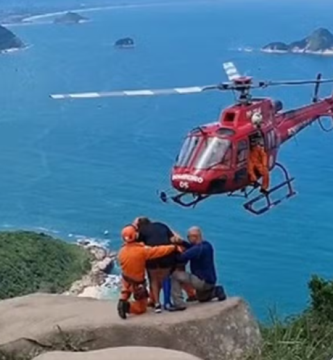 Jovens são resgatadas por helicóptero da PM após se perderem em trilha em Ilhabela