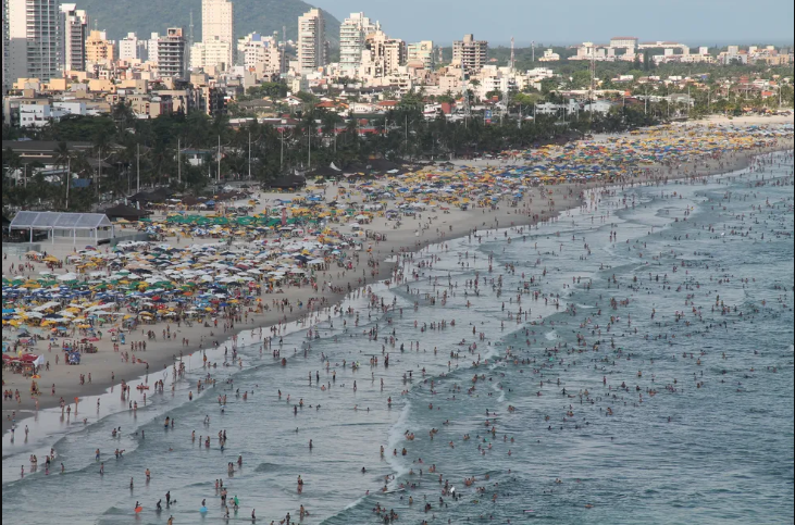 Taxa ambiental para turistas no litoral de SP poderá ser implantada apenas em 2025