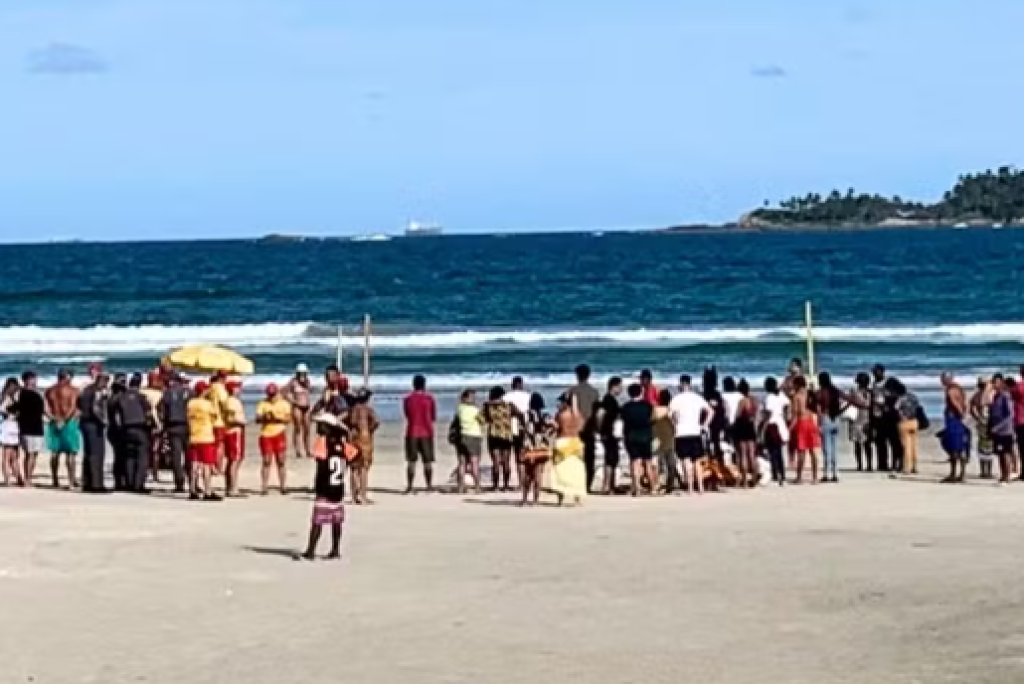 Irmãos de 11 e 13 anos são encontrados mortos em praia de Guarujá