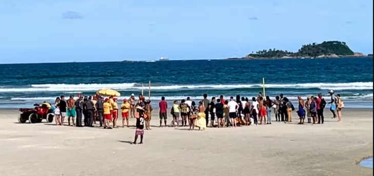 Irmãos de 11 e 13 anos são encontrados mortos em praia de Guarujá