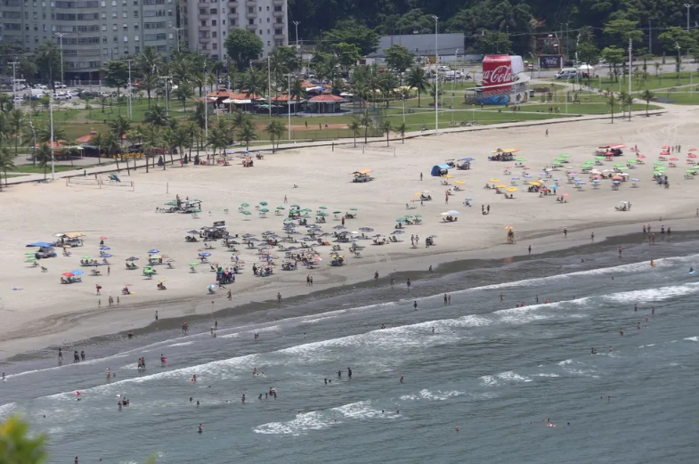 Praias de quatro cidades da Baixada Santista estão impróprias para banho de mar; confira