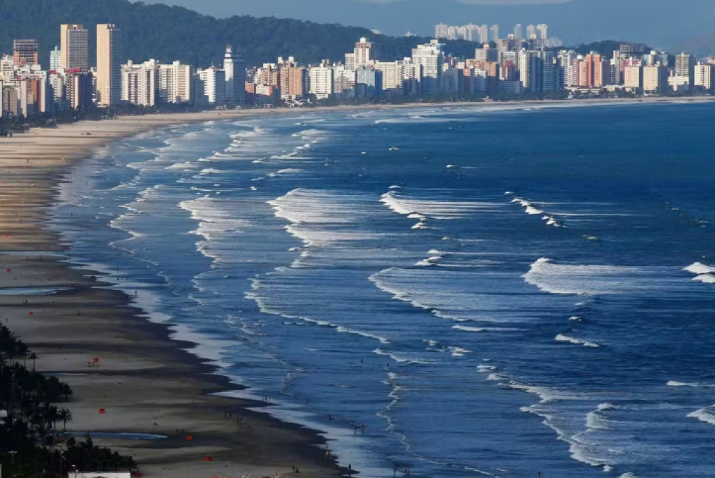 Turista de 18 anos é encontrado morto após ter sumido no mar em Praia Grande
