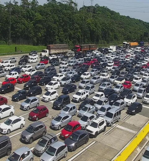 Defesa Civil alerta para ondas de até 3 metros de altura no Litoral Norte de SP