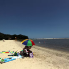 Turista de 13 anos desaparece no mar durante passeio com a família em Bertioga